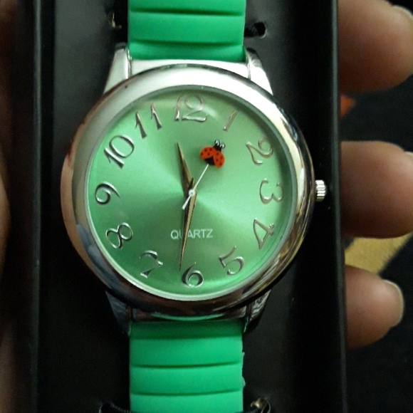 Watch - Picture 2 of 4